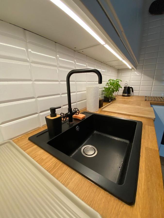Komfortowy Apartament Z Parkingiem Вроцлав Экстерьер фото
